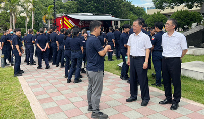 黃明昭校長關心此次活動辦理情形，並與主任工程師交流討論「大規模事件發生時跨機關協調整合通訊」之實務應用